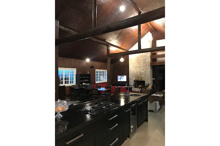 Casa Lavanda com 4 quartos e spa externo