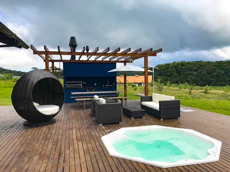 Casa Lavanda com 4 quartos e spa externo